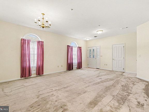 5th image of 141 Leonard Ln