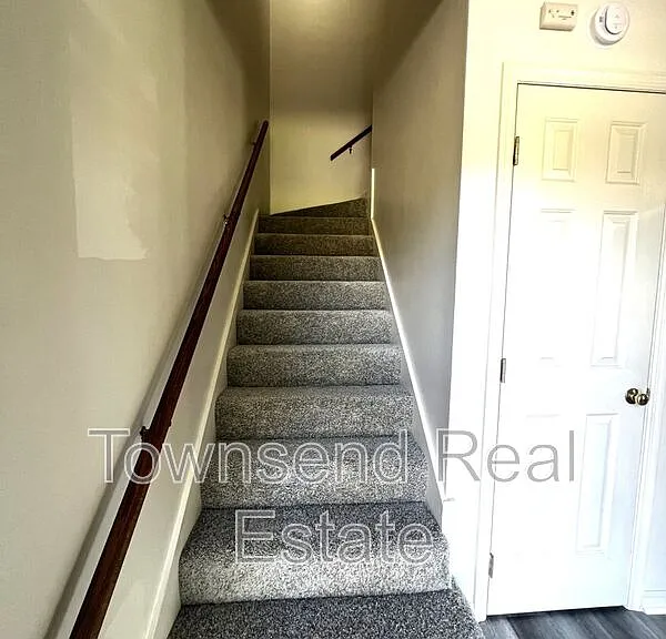 1044-2 Ancestry Dr — Photo 10