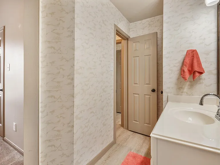 2911 Mossy Log Ct — Photo 24