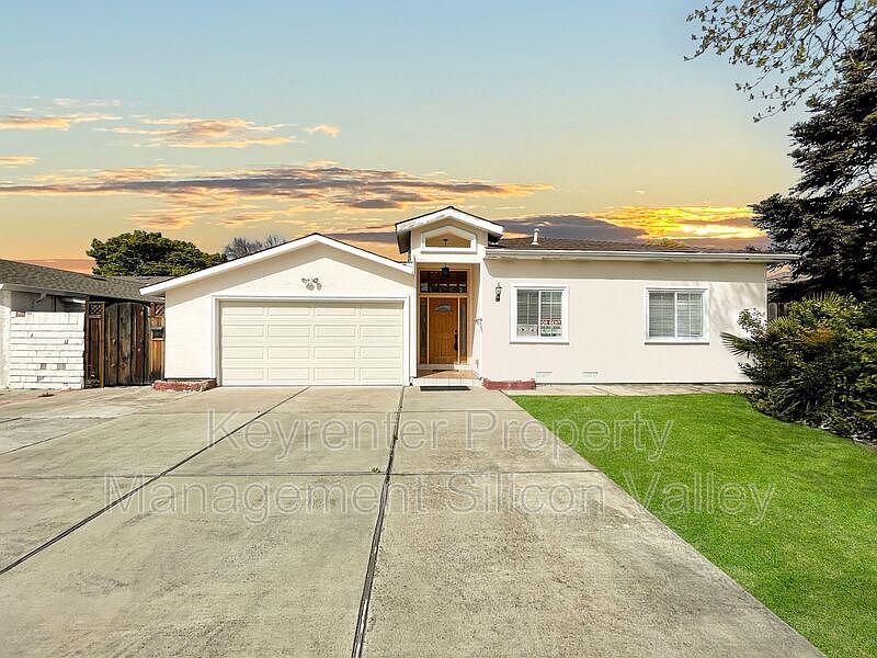 1st image of 4439 Strawberry Park Dr