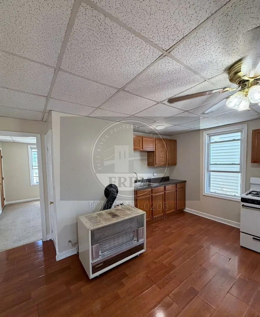 1 bed, 1.0 bath, $1,100 — Photo 2