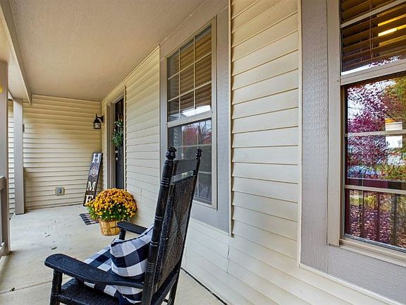 4th image of 2622 Hardwood Ave