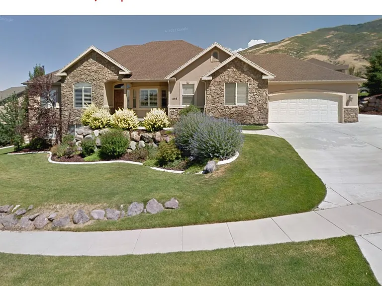 1693 E Crimson Oak Dr — Photo 1