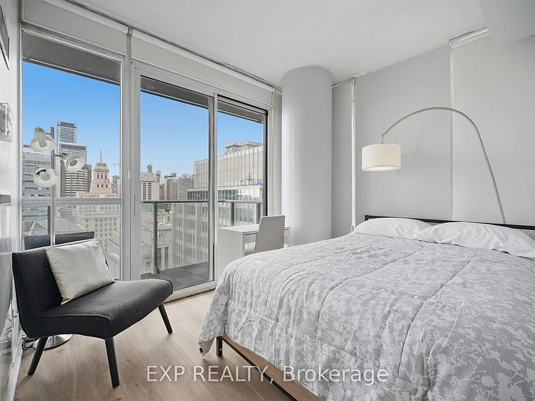126 Simcoe St #1907 — Photo 23