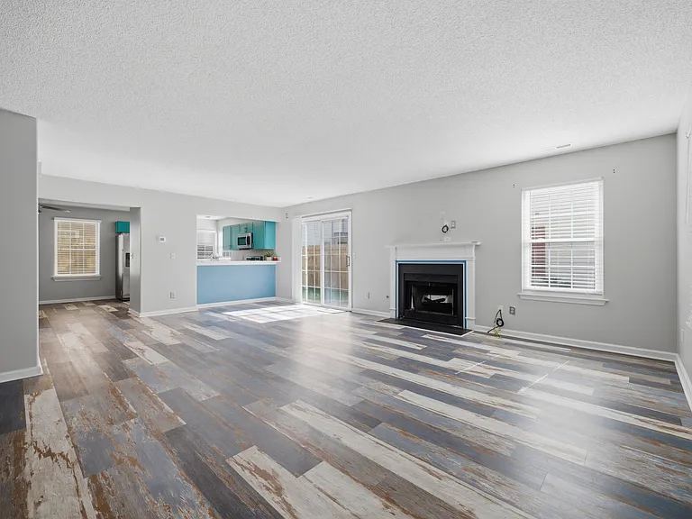 944 Gas Light Ln #1 — Photo 5