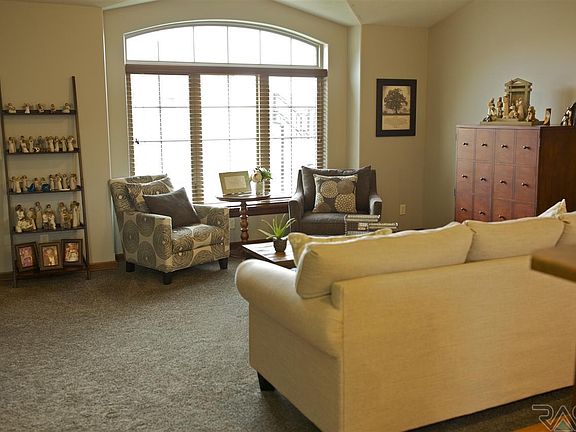 5th image of 4016 W 90th St