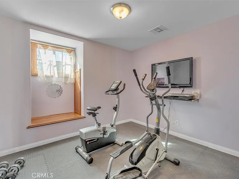 9824 Baden Ave — Photo 37