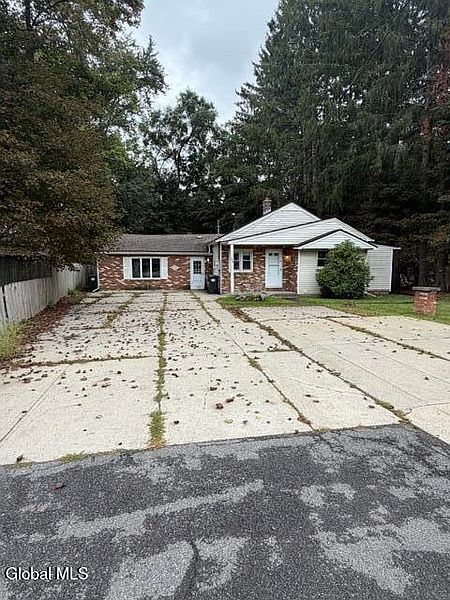 3rd image of 486 Saratoga Road