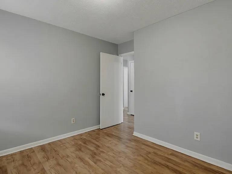 6984 Timberwood Dr — Photo 2