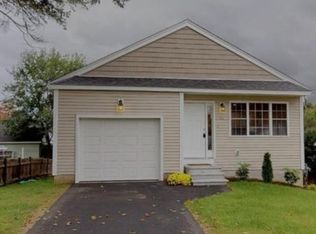 61 E Glenwood St, Nashua, NH 03060