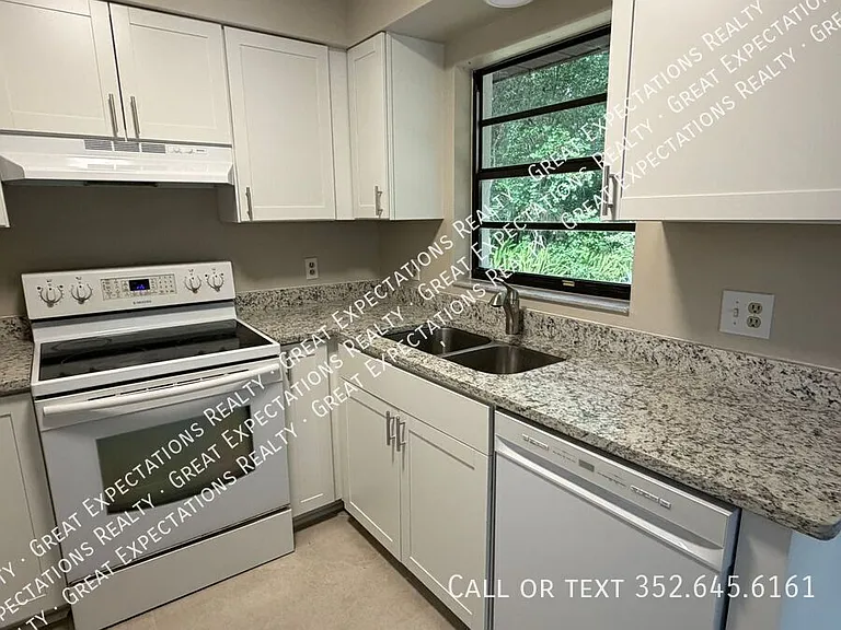 3381 NE 56th Ave — Photo 5