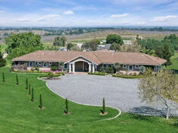 20820 E Acampo Rd, Clements, CA 95227
