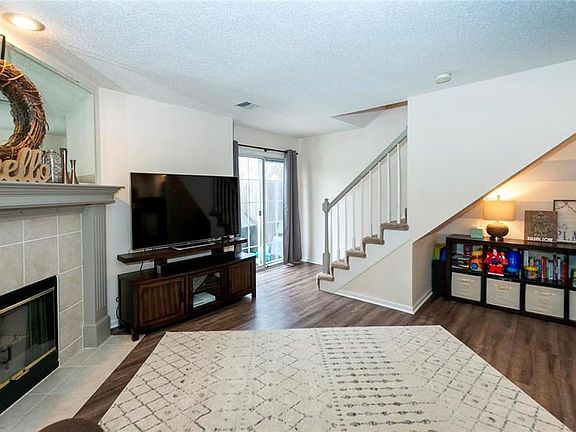 4th image of 5836 NW Plantation Ln #188-A