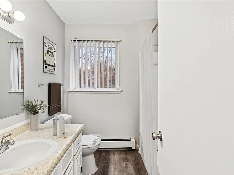 Village Grove Apartments — Photo 7