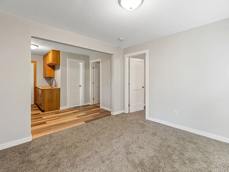 429 N Piatt Ave — Photo 2