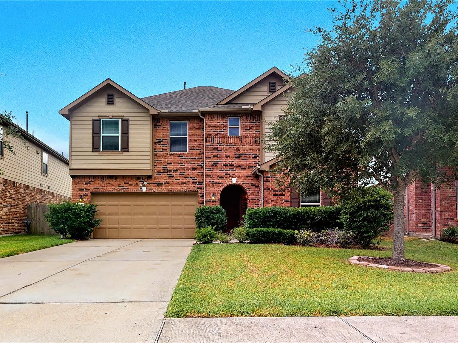 3 bed, 2.5 bath, 2845 sqft, $2,500 — Photo 1