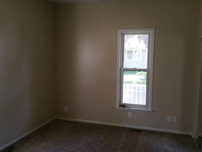 114 8th St NE — Photo 9