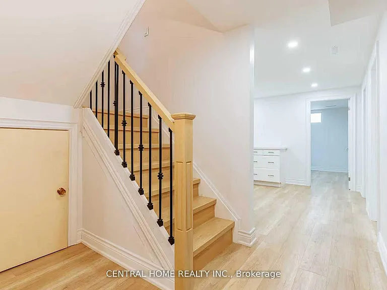 47 Sherwood Forest Dr #BASEMENT — Photo 5