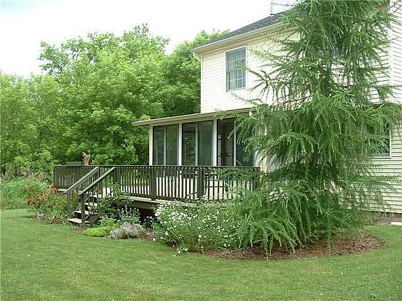 3rd image of 23 Summer Hill Dr