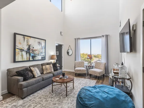 1900 12th Ave S APT 507, Nashville, TN 37203