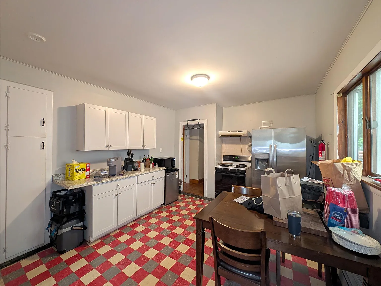 3 bed, 1300 sqft, $3,400 — Photo 1