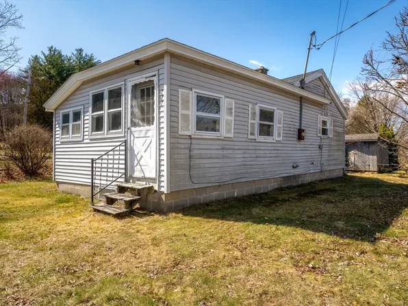 227 East St, Easthampton, MA 01027