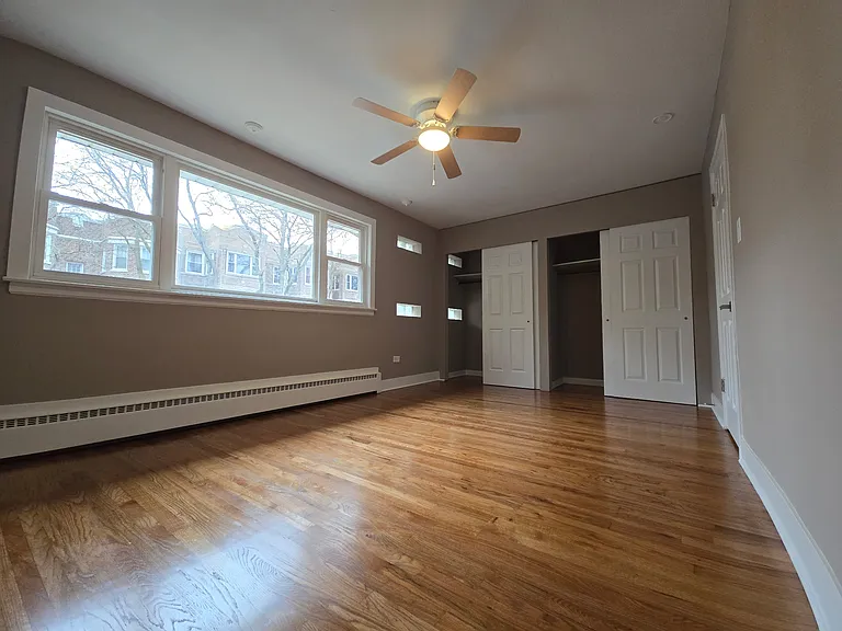 7647 N Greenview Ave — Photo 13