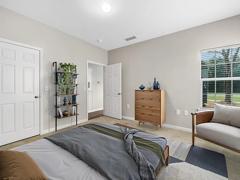 Pine - 1 Bed / 1 Bath - 760 Sq.Ft.