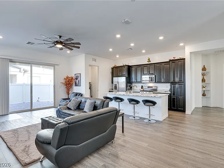 209 Coltrane Canyon Ave — Photo 7