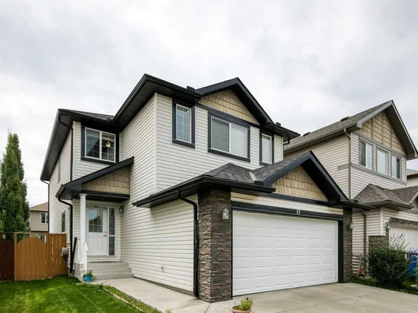 67 Everwoods Park SW, Calgary, AB T2Y 0G3