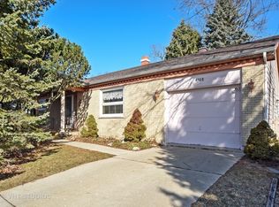4508 Front Royal Dr, McHenry, IL 60050