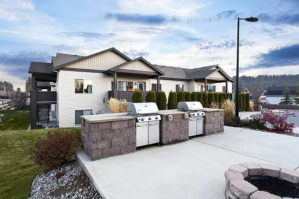 Residence at Mill River — Photo 10