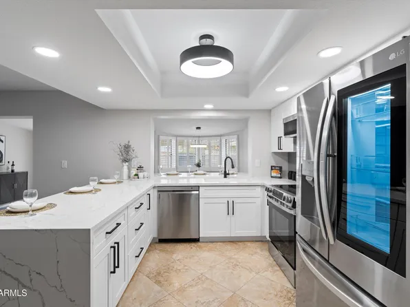 1155 E VILLAGE CIRCLE Drive N, Phoenix, AZ 85022