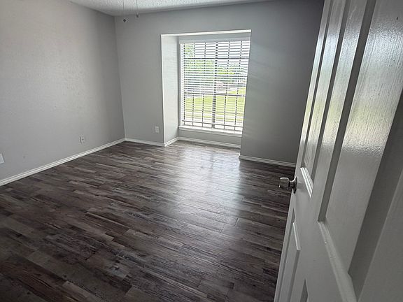 5th image of 1550 E Miller Rd #201