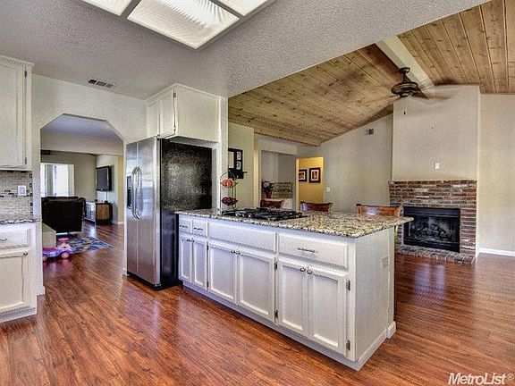 2nd image of 8744 Elm Ave