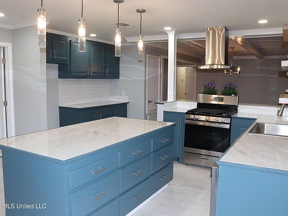 2nd image of 45 Stonegate Dr