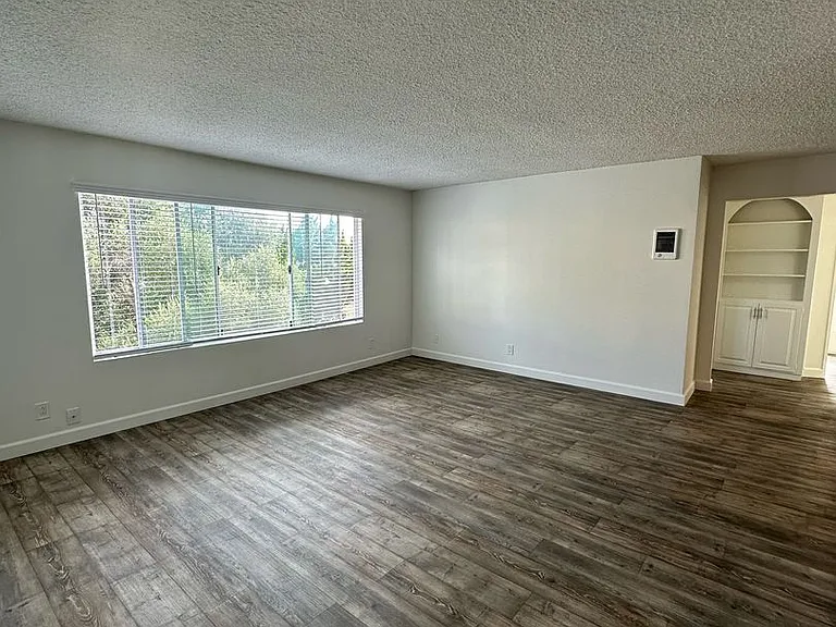 4221 4th Ave — Photo 5