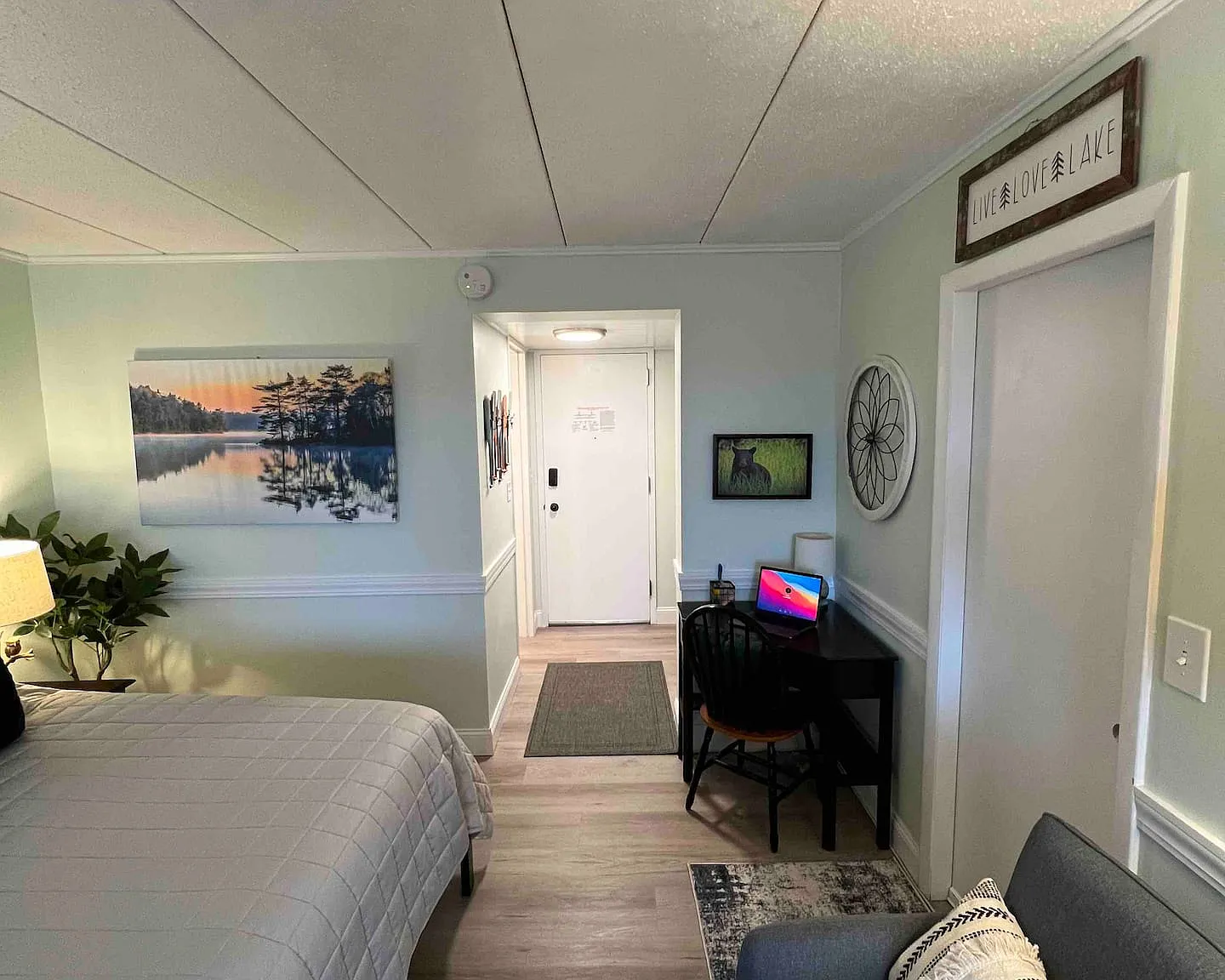 Studio, 432 sqft, $1,100 — Photo 2