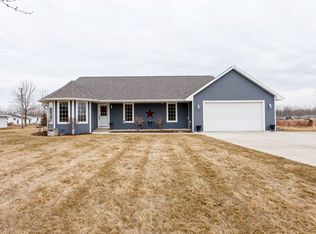 880 Lilly Rd, Little Suamico, WI 54141