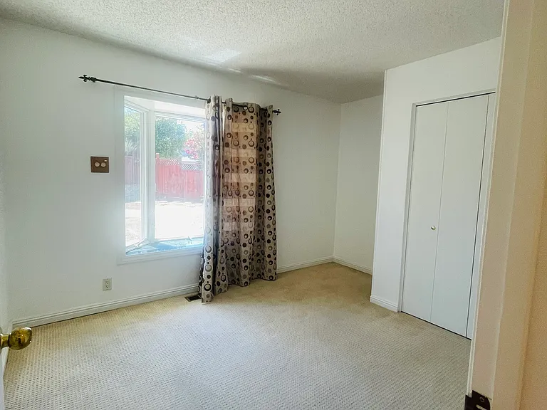 1150 Stafford Dr — Photo 39
