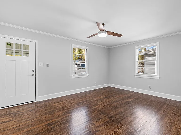 206 Raynor St — Photo 3