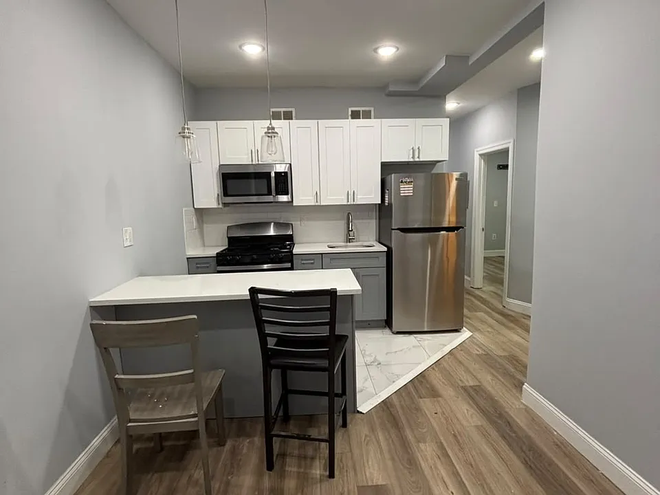 260 Chadwick Ave #1