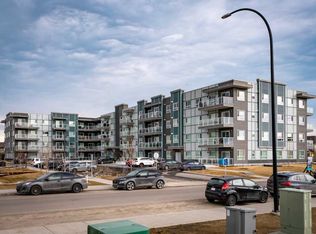 40 W Carrington Plz NW #215, Calgary, AB T3P 1Y3