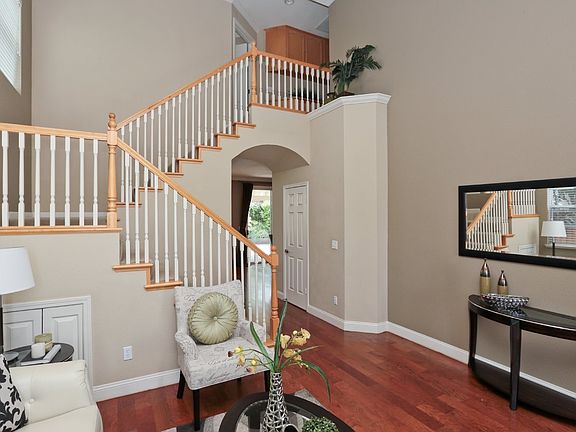 5th image of 988 Windsor Hills Cir