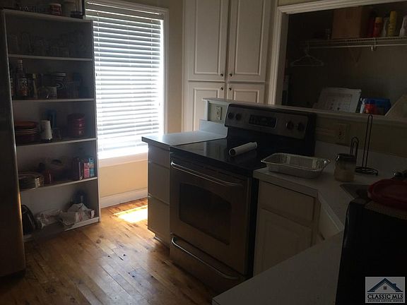 4th image of 497 3rd St