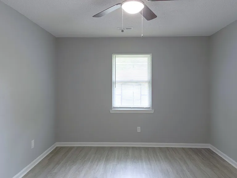 607 Scott St — Photo 26