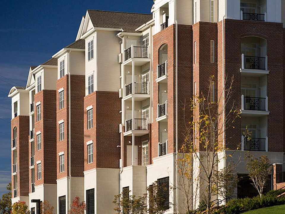 Building #1- 200 W Elm Street