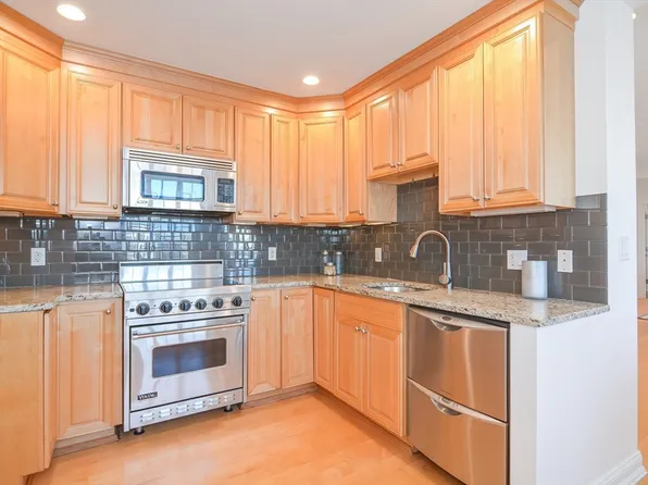20 Chapel St APT Bph5, Brookline, MA 02446