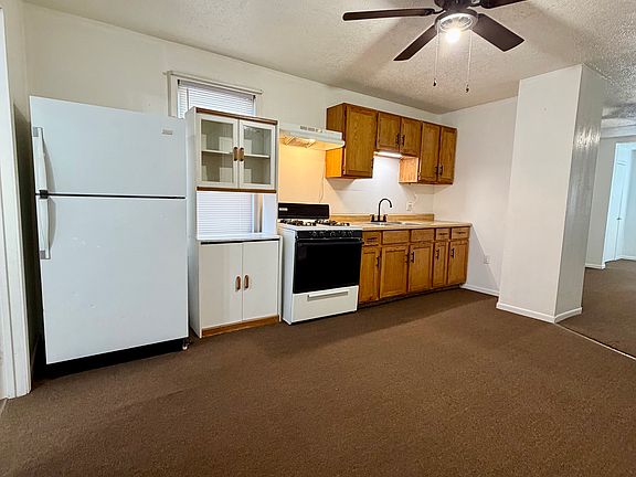 3rd image of 520 Knowles Ln