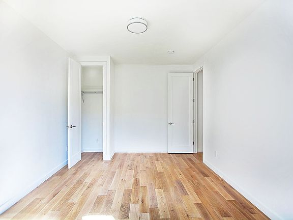 5th image of 3621 Broadway #27